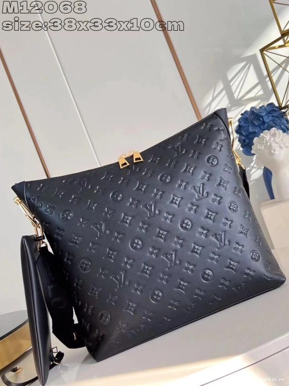 WIS HOBO COUSSIN LOUIS VUITTON MM 0319